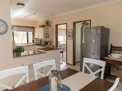 Taranaki Beach House - Accommodation QLD 0