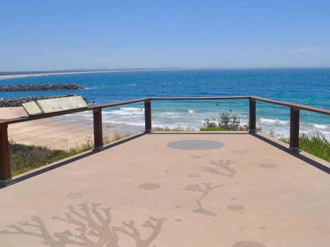 Taranaki Beach House - Accommodation QLD 2