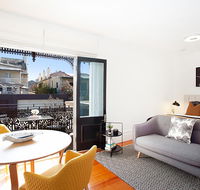 Tasteful Modern Studio 2.3Km From City Centre - Accommodation QLD