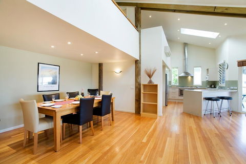 Tathra Beach House Holiday Apartments - Accommodation QLD 1