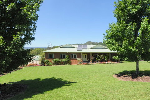Tatiara - Spacious Family Friendly Home! - Accommodation QLD 1