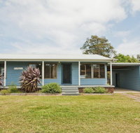 Tea Tree Cottage - great yard for pets and kids - Accommodation QLD