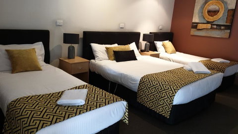 Tenterfield Tavern And Motor Inn - Accommodation QLD 1