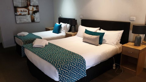 Tenterfield Tavern And Motor Inn - Accommodation QLD 3