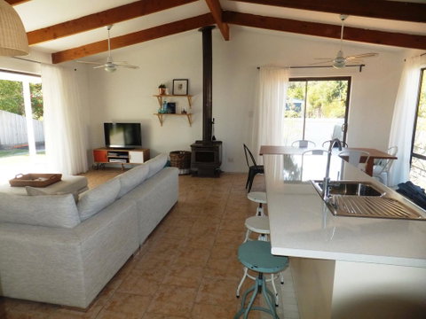 TERRIFIC ON TAMARA CRESCENT - Accommodation QLD 2