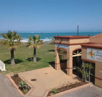 The African Reef - Accommodation QLD