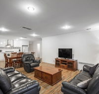 The Antonia Way - Accommodation QLD
