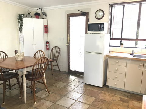 The Apartment - Moyston - Accommodation QLD 2