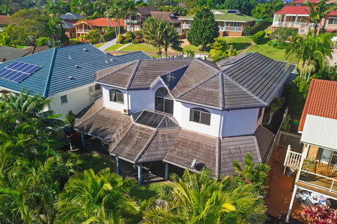 The Atrium, 11 Kentia Close - Accommodation QLD 1