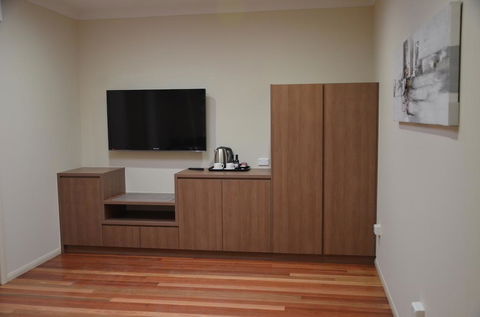 The Australian Hotel Motel - Accommodation QLD 3