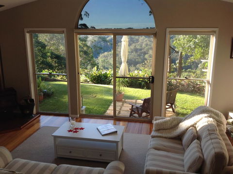 The Avenue At Montville Luxury Cottage - Accommodation QLD 2