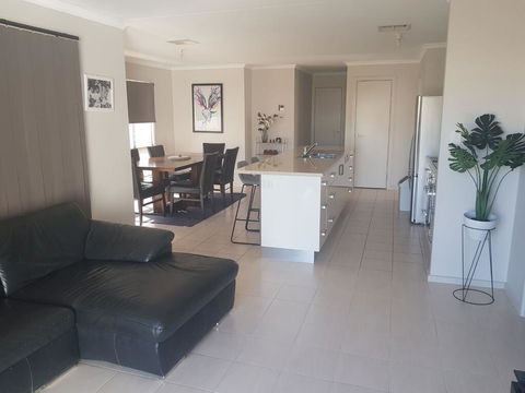 The Baltimore - Family Home Getaway - Accommodation QLD 2