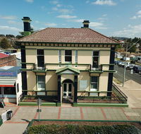 The Bank Guesthouse Glen Innes - Accommodation QLD