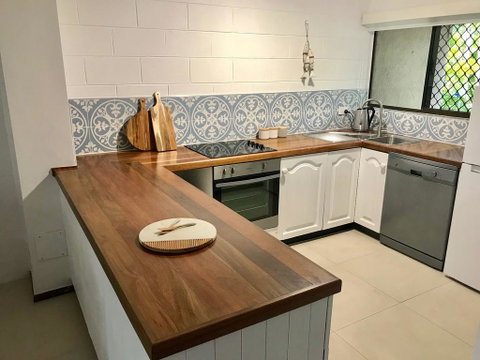 The Barefoot Beach Cottage - Accommodation QLD 1