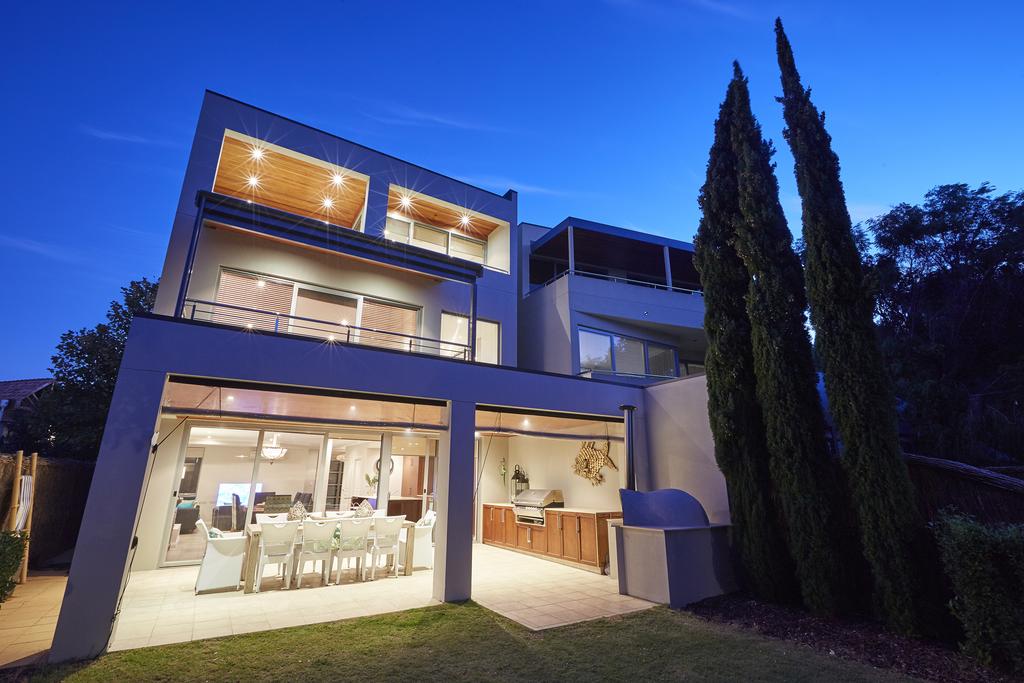 Reinscourt WA Accommodation QLD