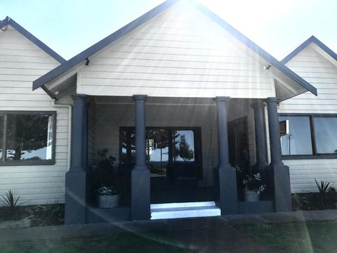The Beach House & Villas - Accommodation QLD 1