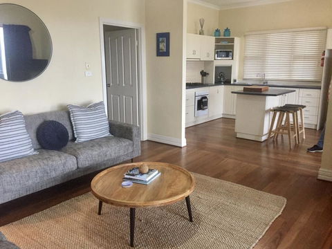 The Beach House & Villas - Accommodation QLD 3
