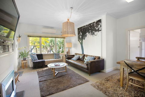 The Beach House Apartment - Accommodation QLD 3