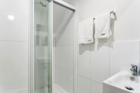 Cambridge House Bed & Breakfast - Accommodation QLD 24