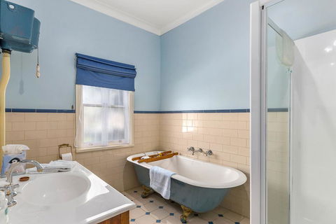 Cambridge House Bed & Breakfast - Accommodation QLD 16