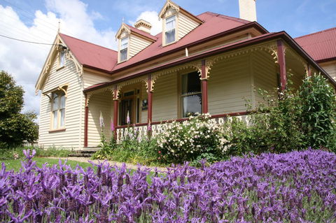 Cambridge House Bed & Breakfast - Accommodation QLD 11