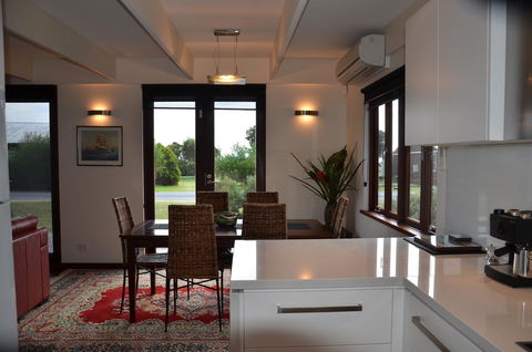 Yolla Beach House - Accommodation QLD 2