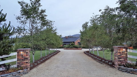 Hazelcreek Cottages - Accommodation QLD 6