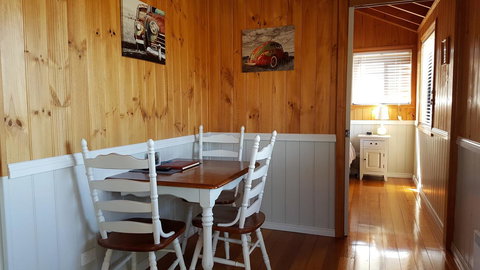 Hazelcreek Cottages - Accommodation QLD 19