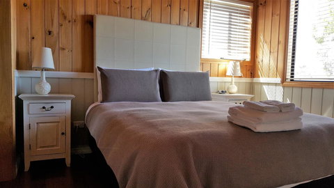Hazelcreek Cottages - Accommodation QLD 18
