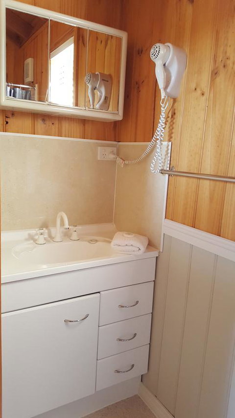 Hazelcreek Cottages - Accommodation QLD 37