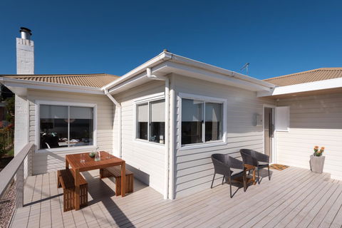 Penguin Beach House - Accommodation QLD 6