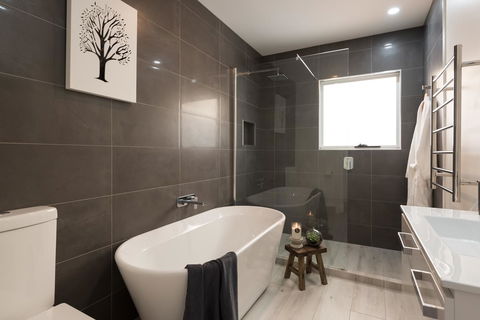 Penguin Beach House - Accommodation QLD 1