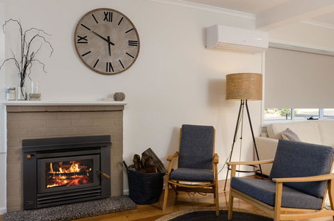 Penguin Beach House - Accommodation QLD 12