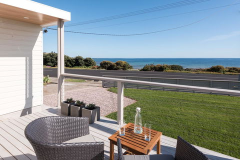 Penguin Beach House - Accommodation QLD 7
