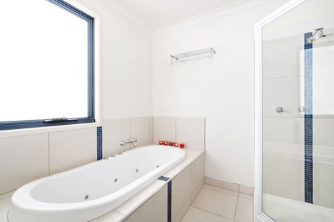 Madsen Retreat - Accommodation QLD 2