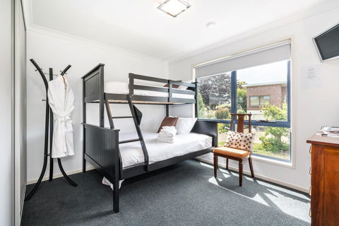 Madsen Retreat - Accommodation QLD 19