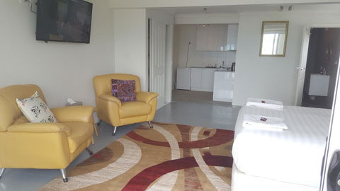 AppleBay Guest House - Accommodation QLD 0