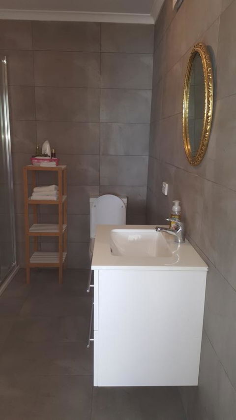 AppleBay Guest House - Accommodation QLD 9