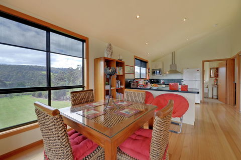 Moon River - Accommodation QLD 4