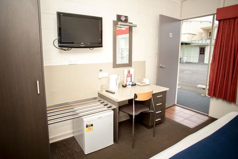 Edgewater Hotel - Accommodation QLD 15