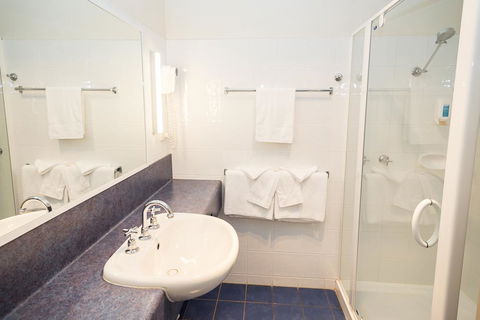Edgewater Hotel - Accommodation QLD 9