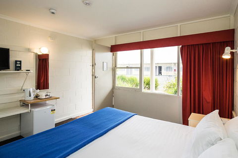 Edgewater Hotel - Accommodation QLD 28
