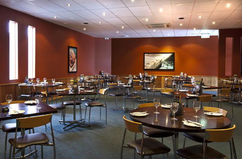 Edgewater Hotel - Accommodation QLD 32