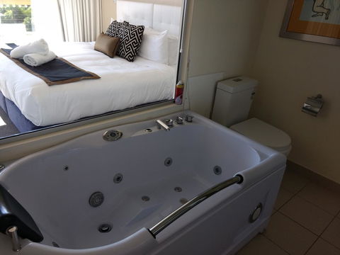 Diamond Island Resort - Accommodation QLD 30