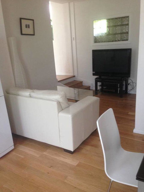 Hobart Colonial Apartment - Accommodation QLD 6