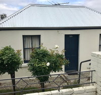 Omaroo House - panoramic water views - Accommodation QLD