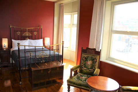 The Tasmanian Inn - Accommodation QLD 14