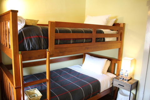 The Tasmanian Inn - Accommodation QLD 24