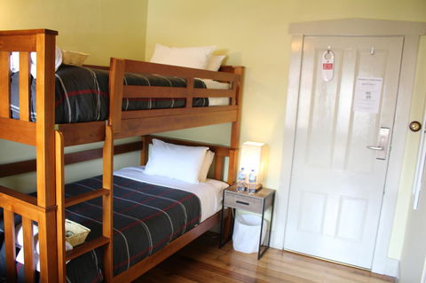 The Tasmanian Inn - Accommodation QLD 23