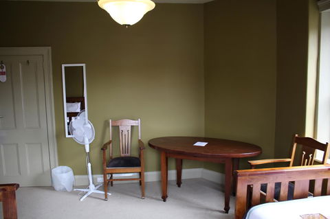 The Tasmanian Inn - Accommodation QLD 28